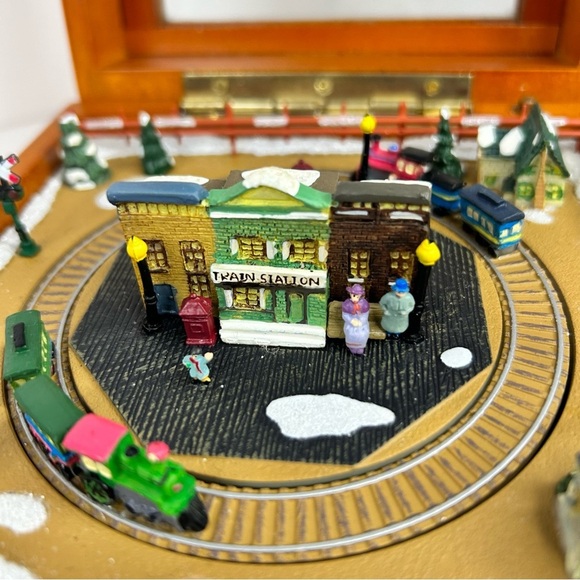 Vtg Cannonball Express Mr. Christmas Gold Label Collections Music Box Mini Train - Picture 4 of 10